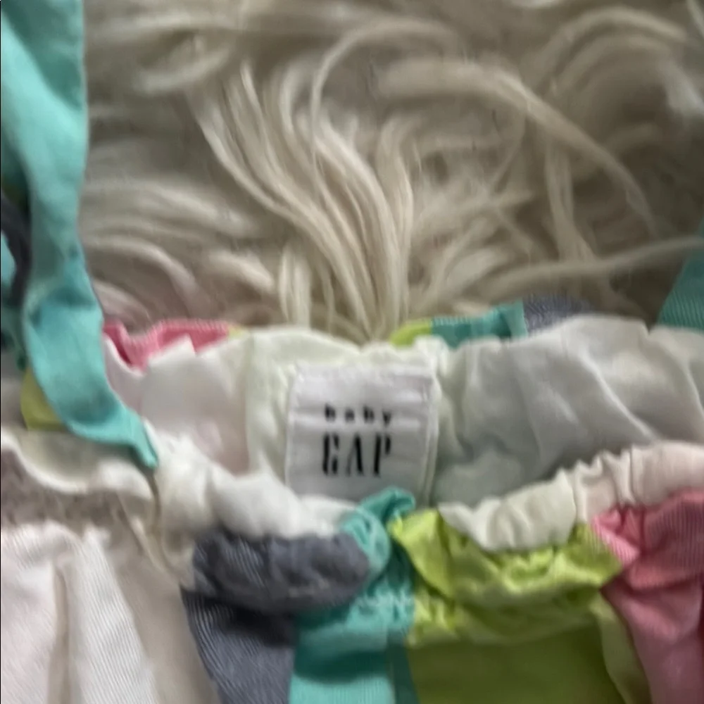 GAP brighten up